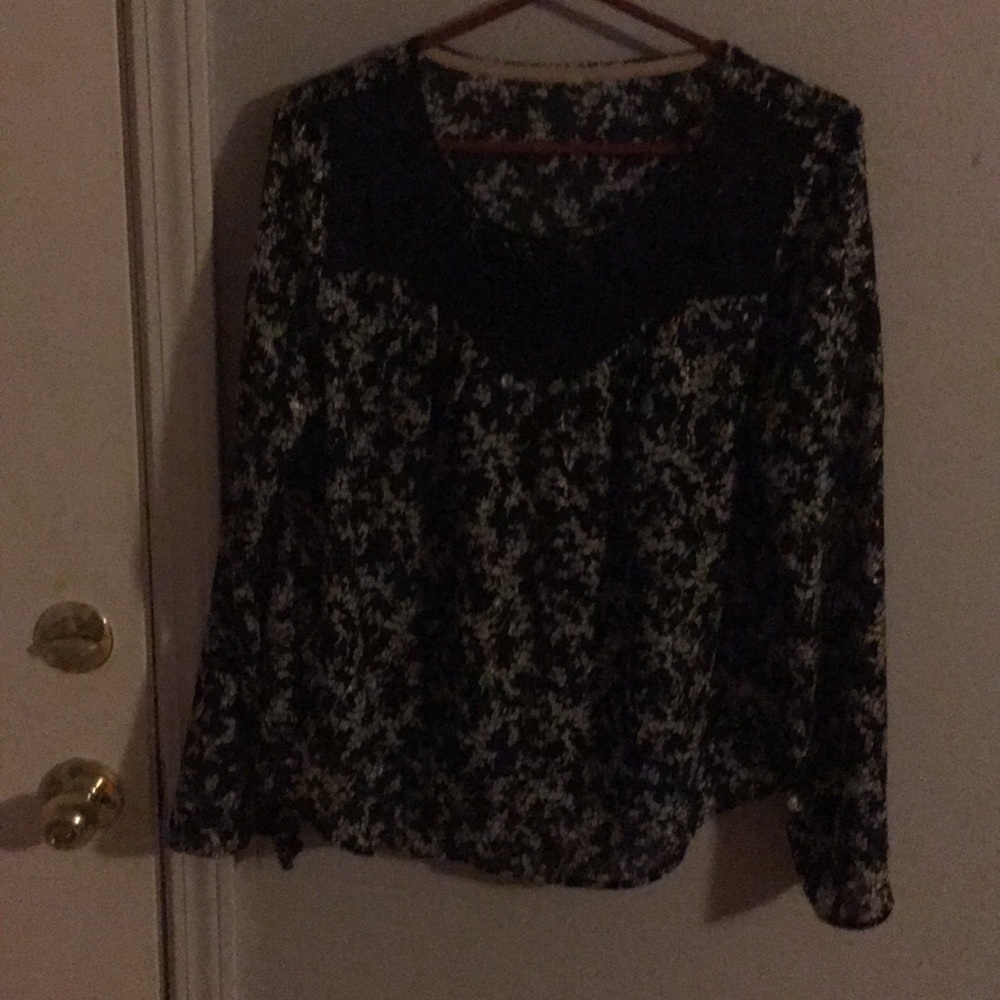 Light weight dressy top with lace